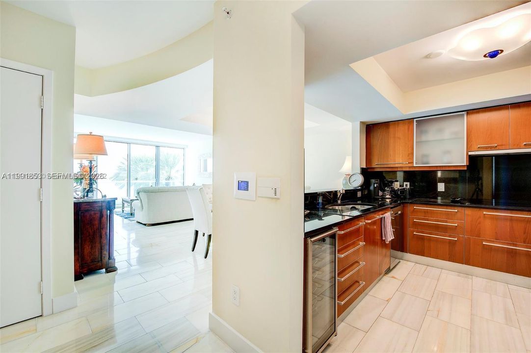 For Sale: $1,649,000 (2 beds, 3 baths, 1730 Square Feet)