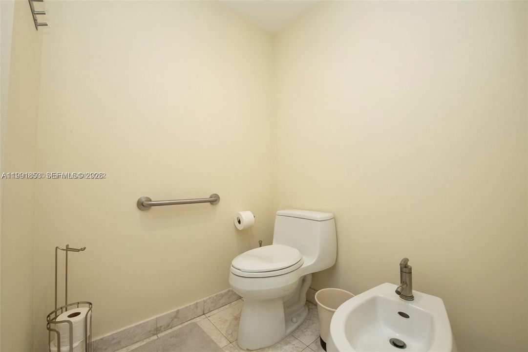 For Sale: $1,649,000 (2 beds, 3 baths, 1730 Square Feet)