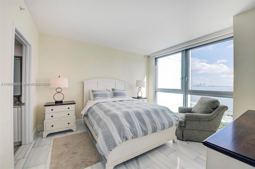 For Sale: $1,649,000 (2 beds, 3 baths, 1730 Square Feet)