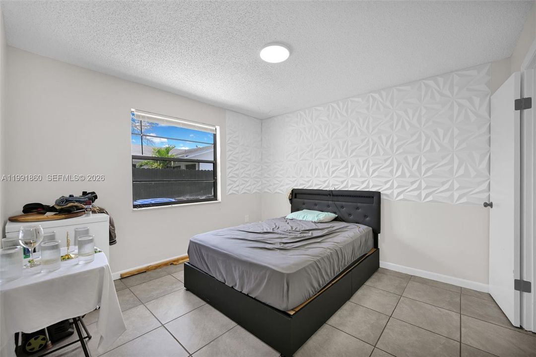 En Venta: $729,000 (0 camas, 0 baños, 1944 Pies cuadrados)