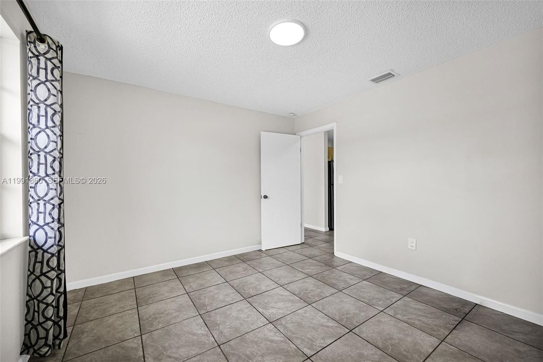 En Venta: $729,000 (0 camas, 0 baños, 1944 Pies cuadrados)