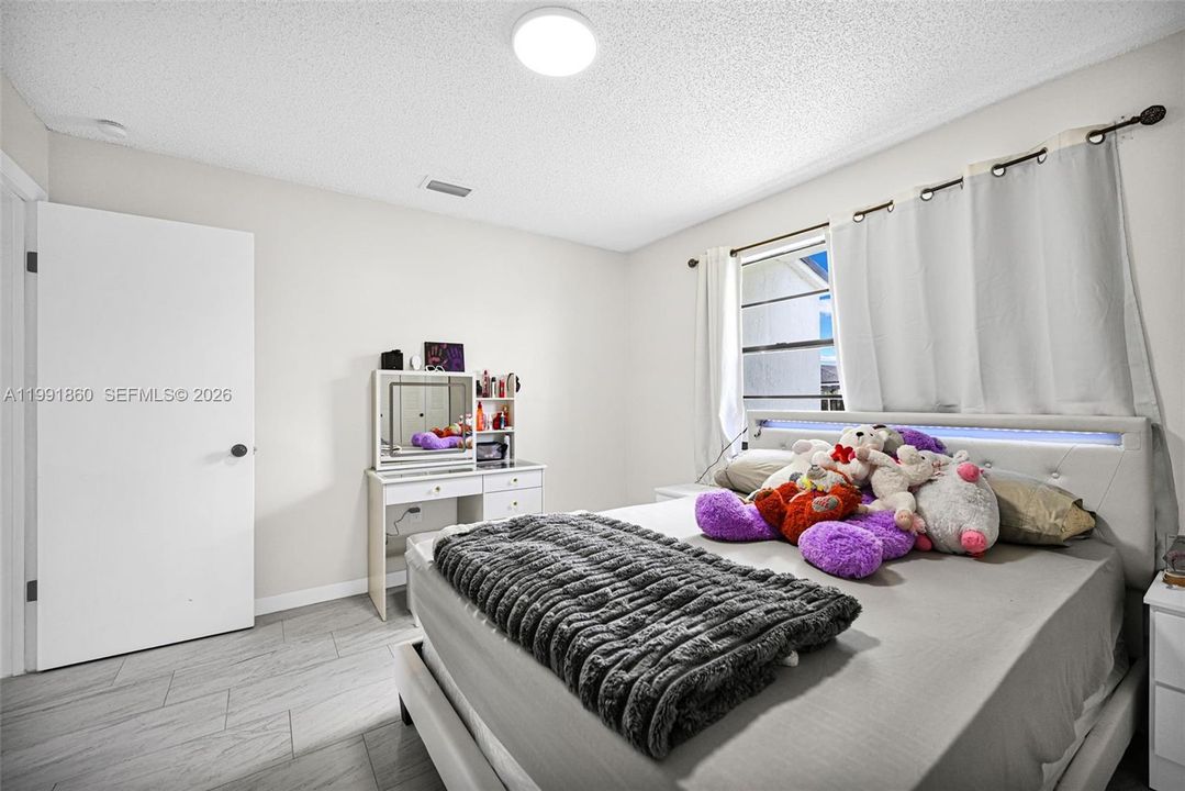 En Venta: $729,000 (0 camas, 0 baños, 1944 Pies cuadrados)