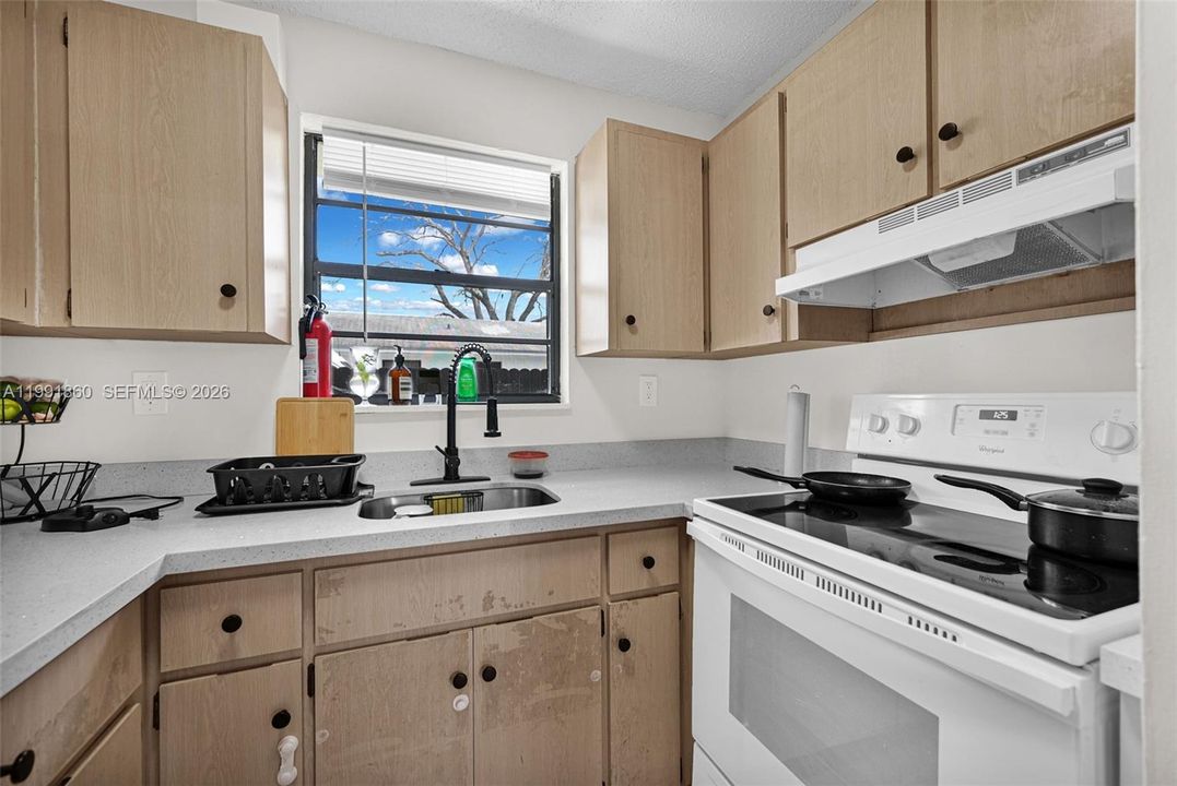 En Venta: $729,000 (0 camas, 0 baños, 1944 Pies cuadrados)