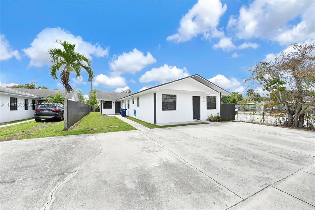 En Venta: $729,000 (0 camas, 0 baños, 1944 Pies cuadrados)