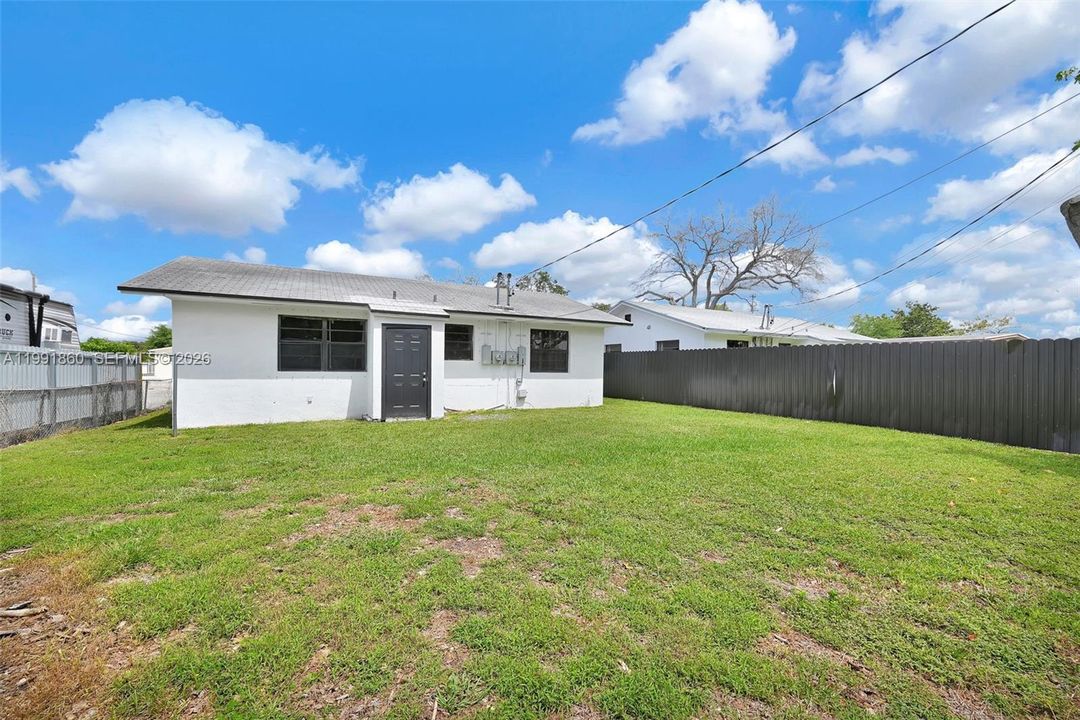 En Venta: $729,000 (0 camas, 0 baños, 1944 Pies cuadrados)