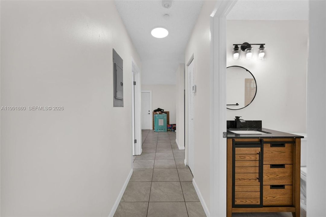 En Venta: $729,000 (0 camas, 0 baños, 1944 Pies cuadrados)