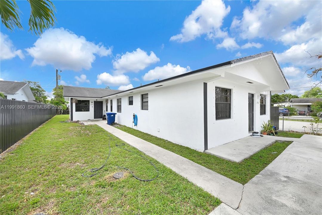 En Venta: $729,000 (0 camas, 0 baños, 1944 Pies cuadrados)