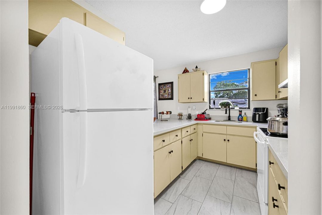 En Venta: $729,000 (0 camas, 0 baños, 1944 Pies cuadrados)