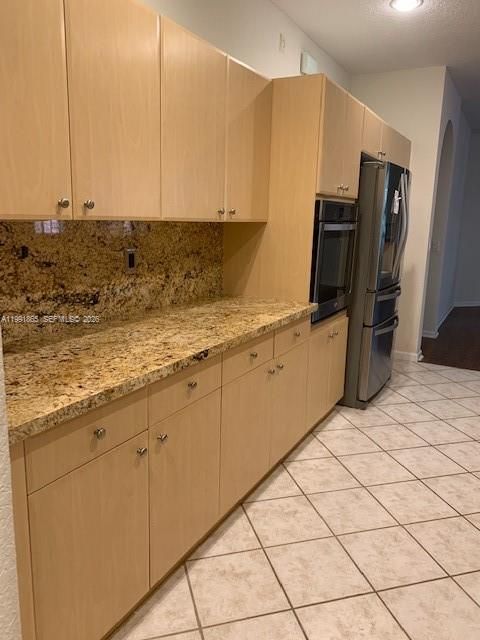 Activo con contrato: $3,450 (3 camas, 2 baños, 1560 Pies cuadrados)