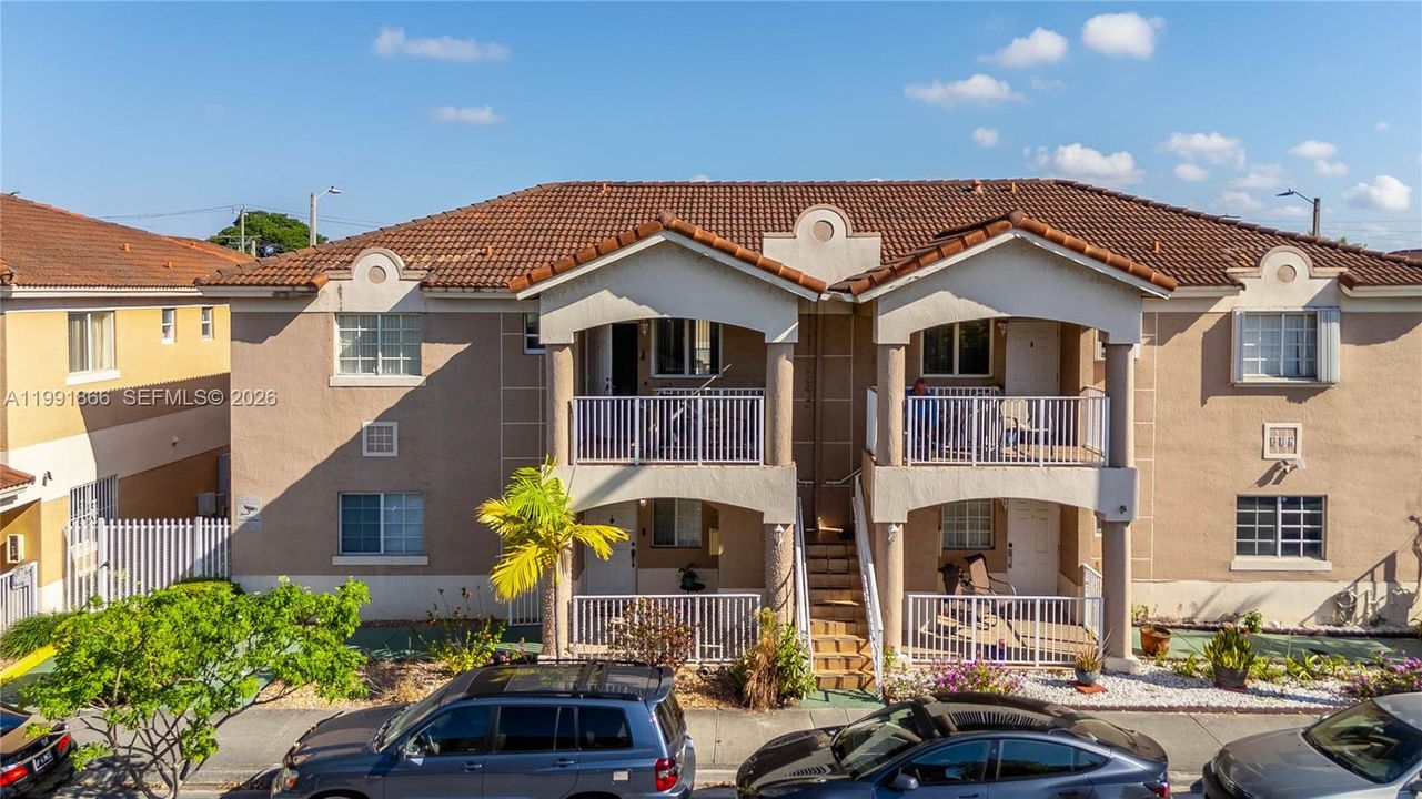 En Venta: $324,900 (3 camas, 2 baños, 1030 Pies cuadrados)