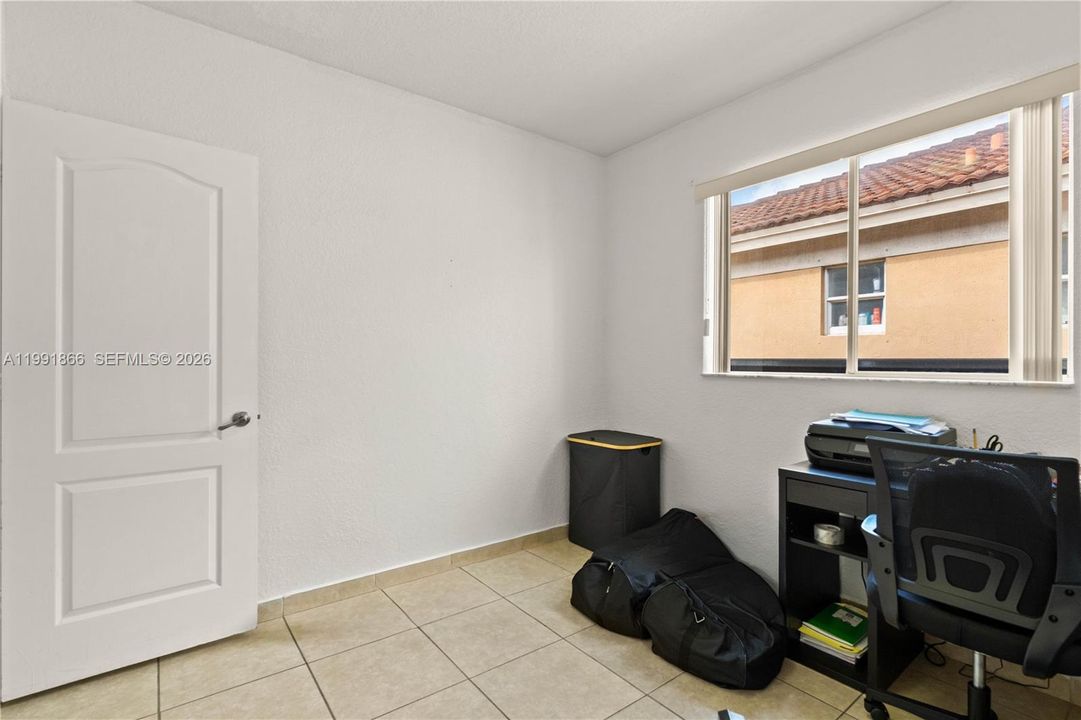 En Venta: $324,900 (3 camas, 2 baños, 1030 Pies cuadrados)