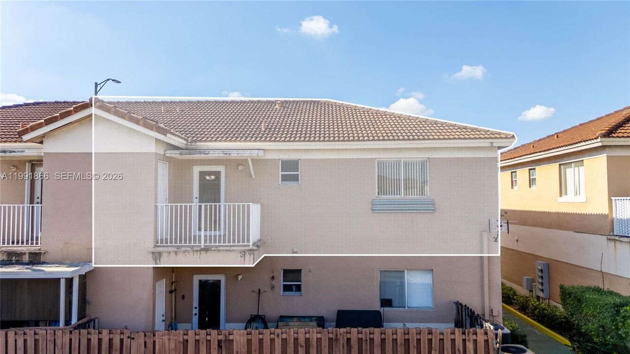 En Venta: $324,900 (3 camas, 2 baños, 1030 Pies cuadrados)