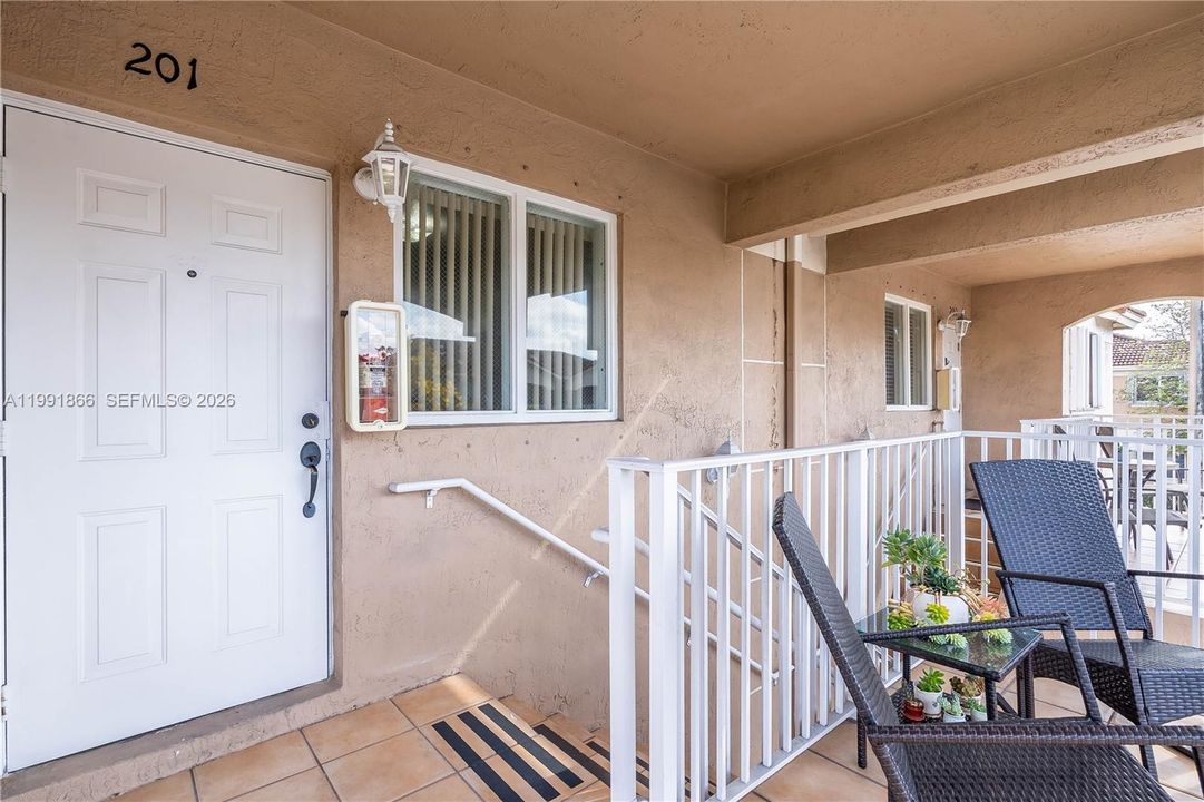 En Venta: $324,900 (3 camas, 2 baños, 1030 Pies cuadrados)