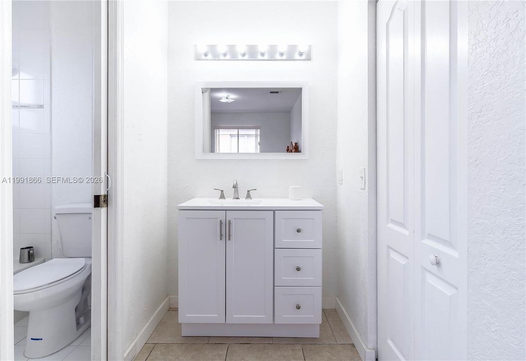 En Venta: $324,900 (3 camas, 2 baños, 1030 Pies cuadrados)