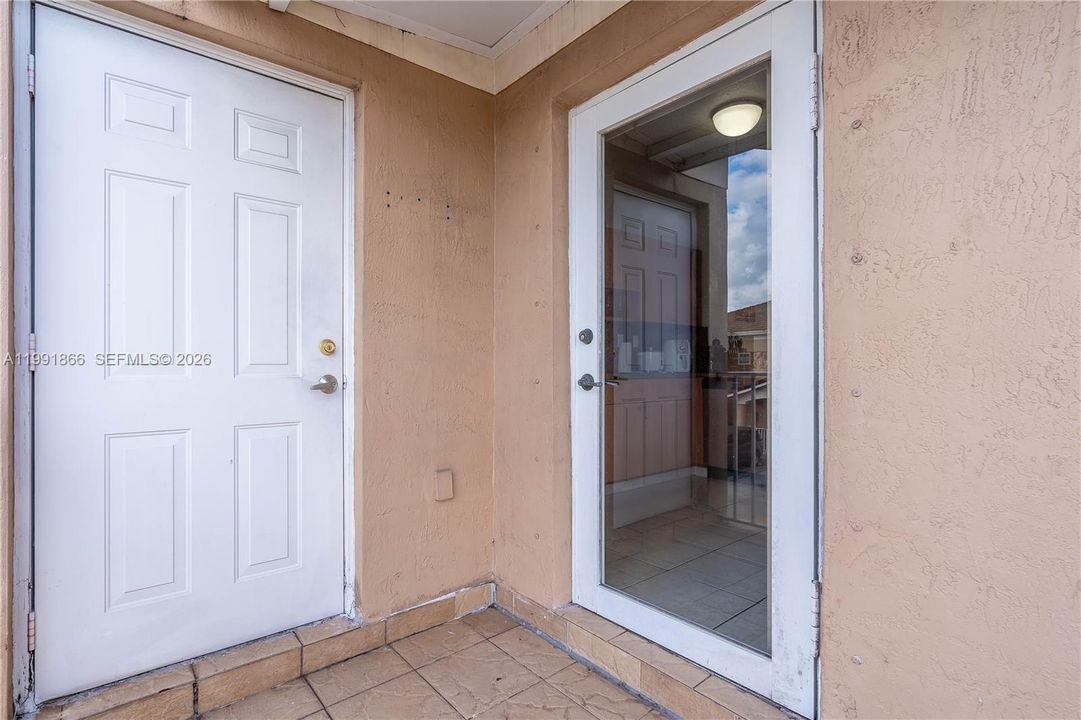 En Venta: $324,900 (3 camas, 2 baños, 1030 Pies cuadrados)