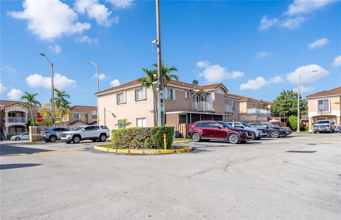 En Venta: $324,900 (3 camas, 2 baños, 1030 Pies cuadrados)