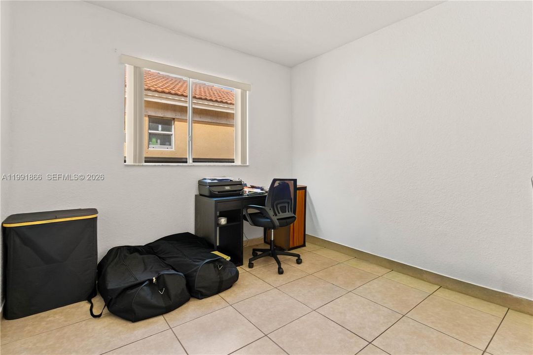 En Venta: $324,900 (3 camas, 2 baños, 1030 Pies cuadrados)