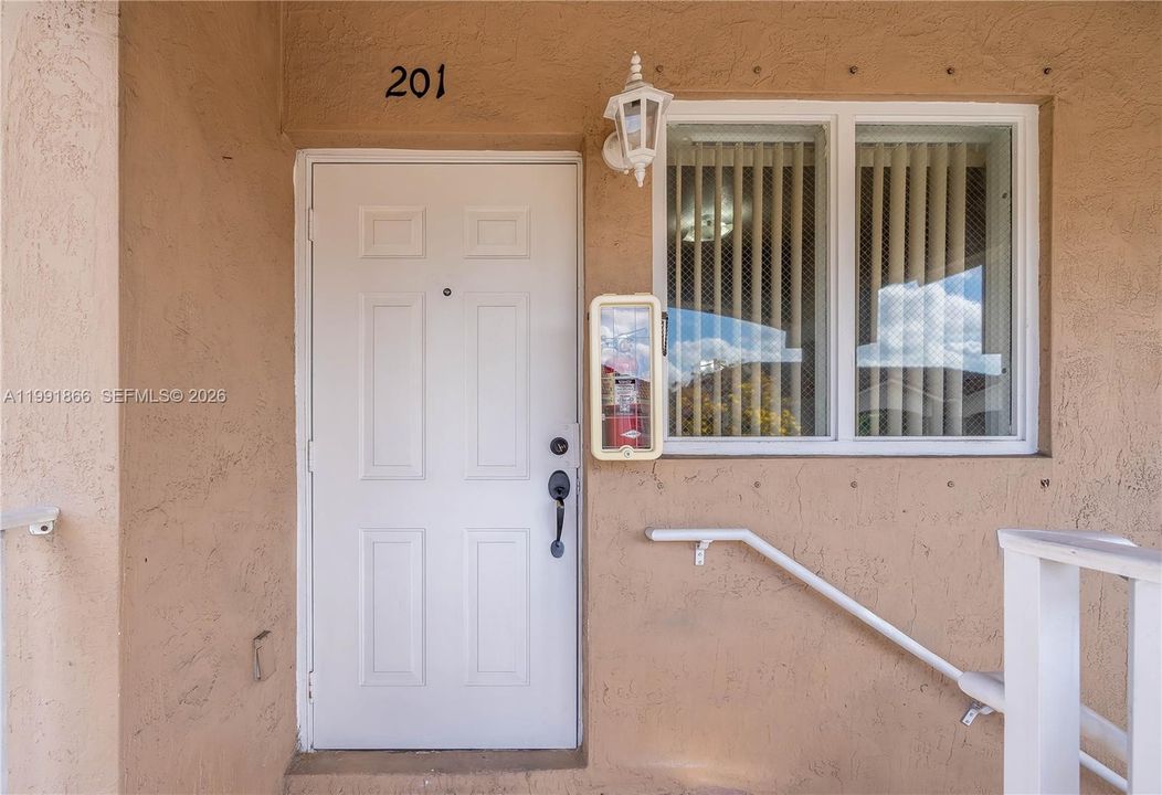 En Venta: $324,900 (3 camas, 2 baños, 1030 Pies cuadrados)