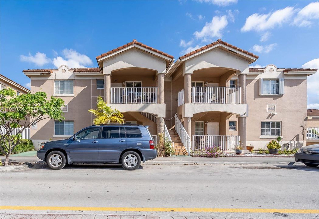 En Venta: $324,900 (3 camas, 2 baños, 1030 Pies cuadrados)