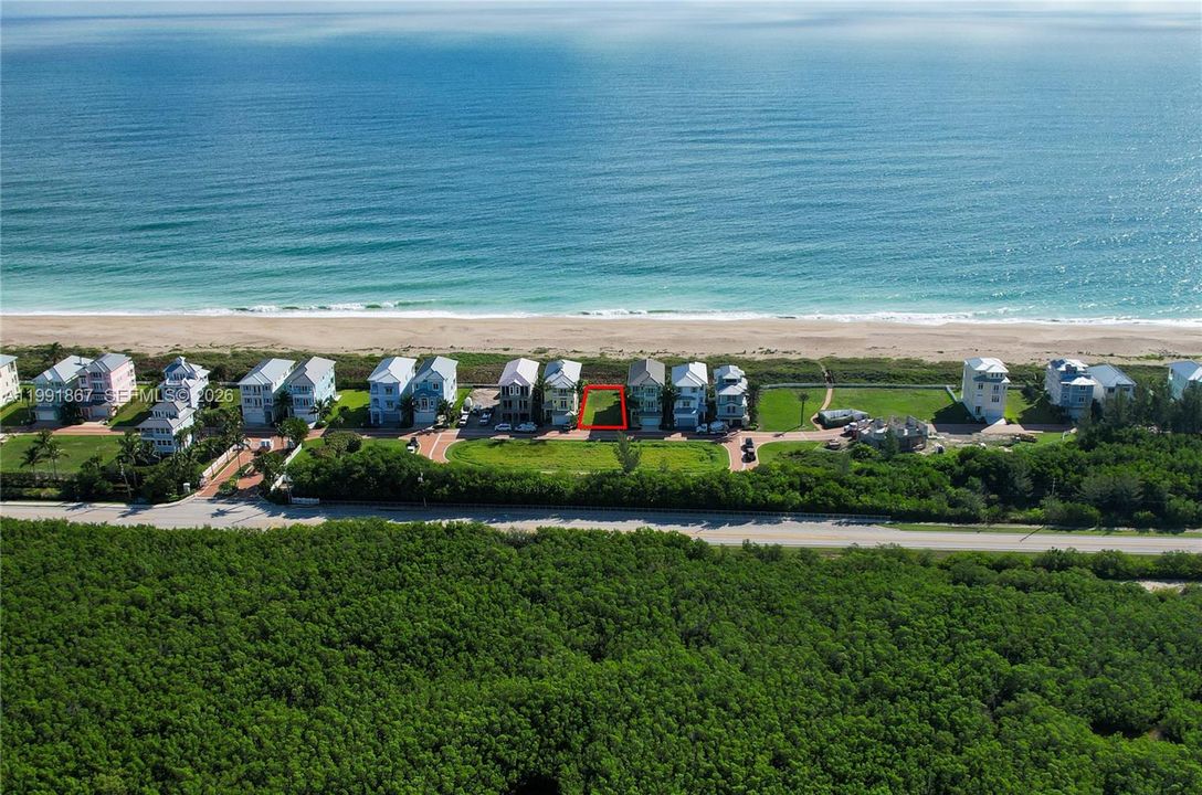 En Venta: $870,000 (0.12 acres)
