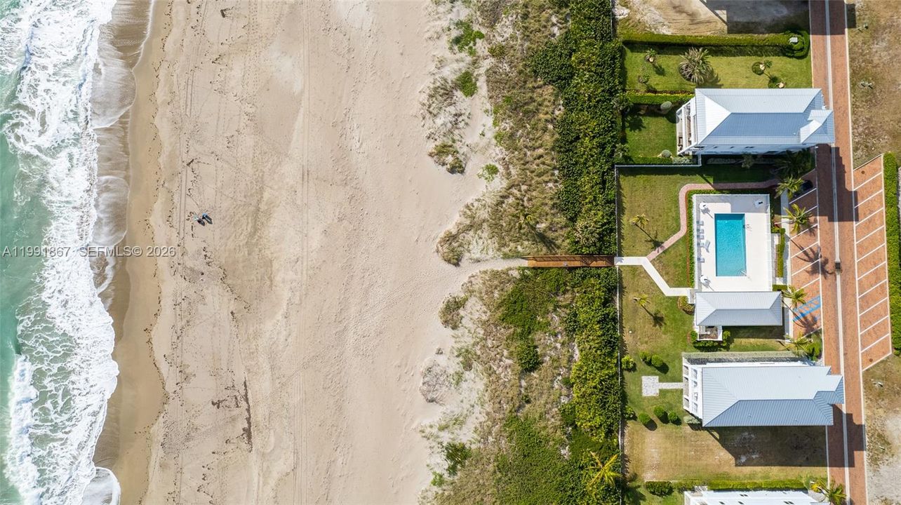 En Venta: $870,000 (0.12 acres)