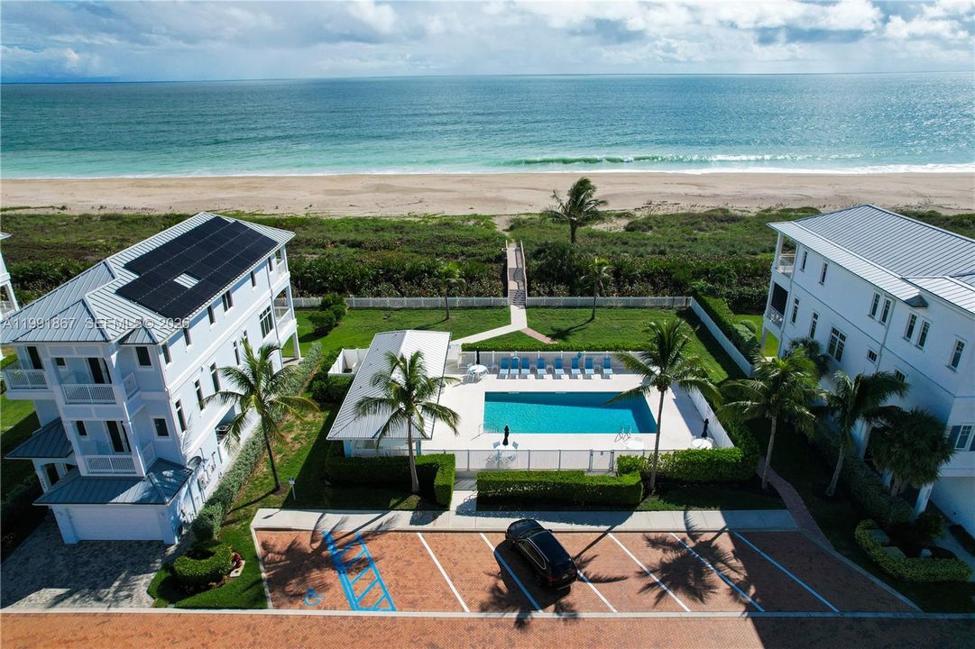 En Venta: $870,000 (0.12 acres)