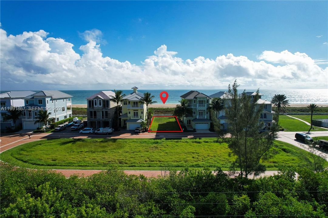 En Venta: $870,000 (0.12 acres)