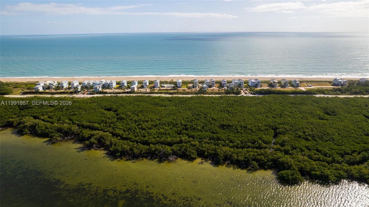 En Venta: $870,000 (0.12 acres)