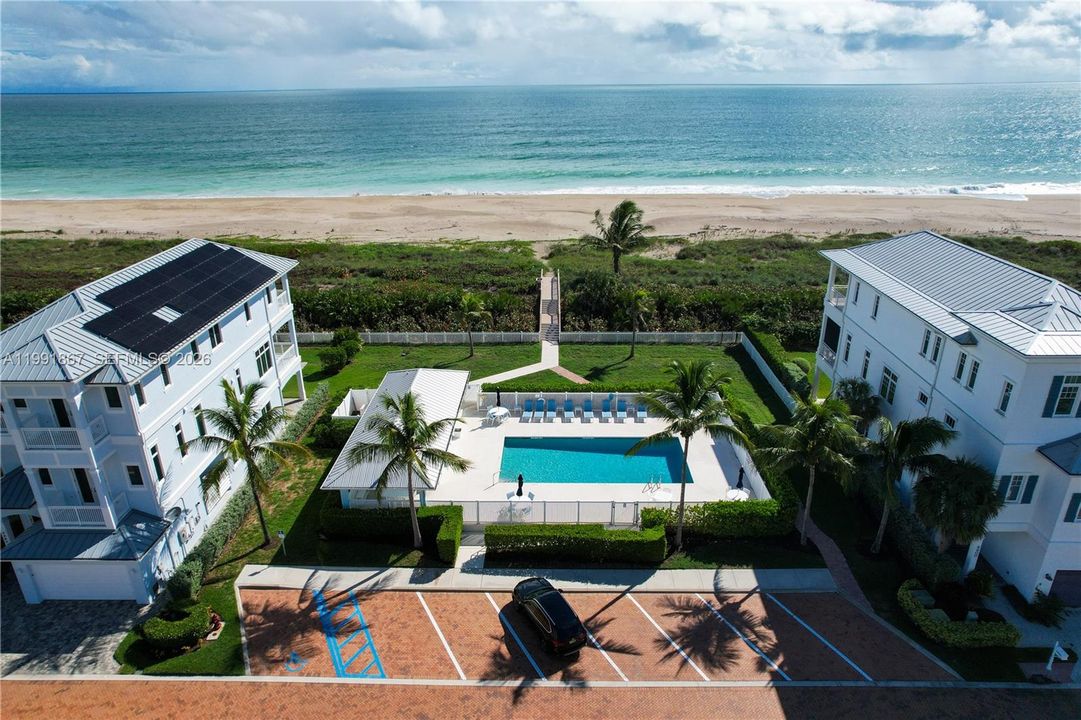 En Venta: $870,000 (0.12 acres)