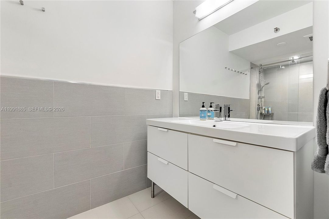 В аренду: $5,000 (3 спален, 2 ванн, 2150 Квадратных фут)