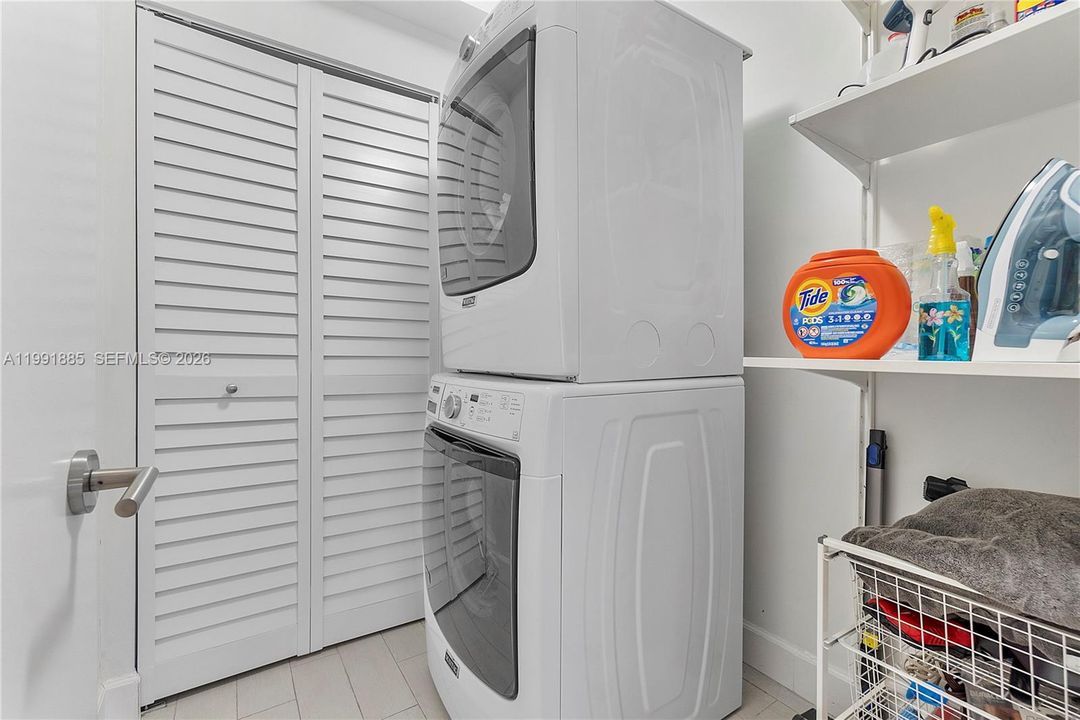 В аренду: $5,000 (3 спален, 2 ванн, 2150 Квадратных фут)