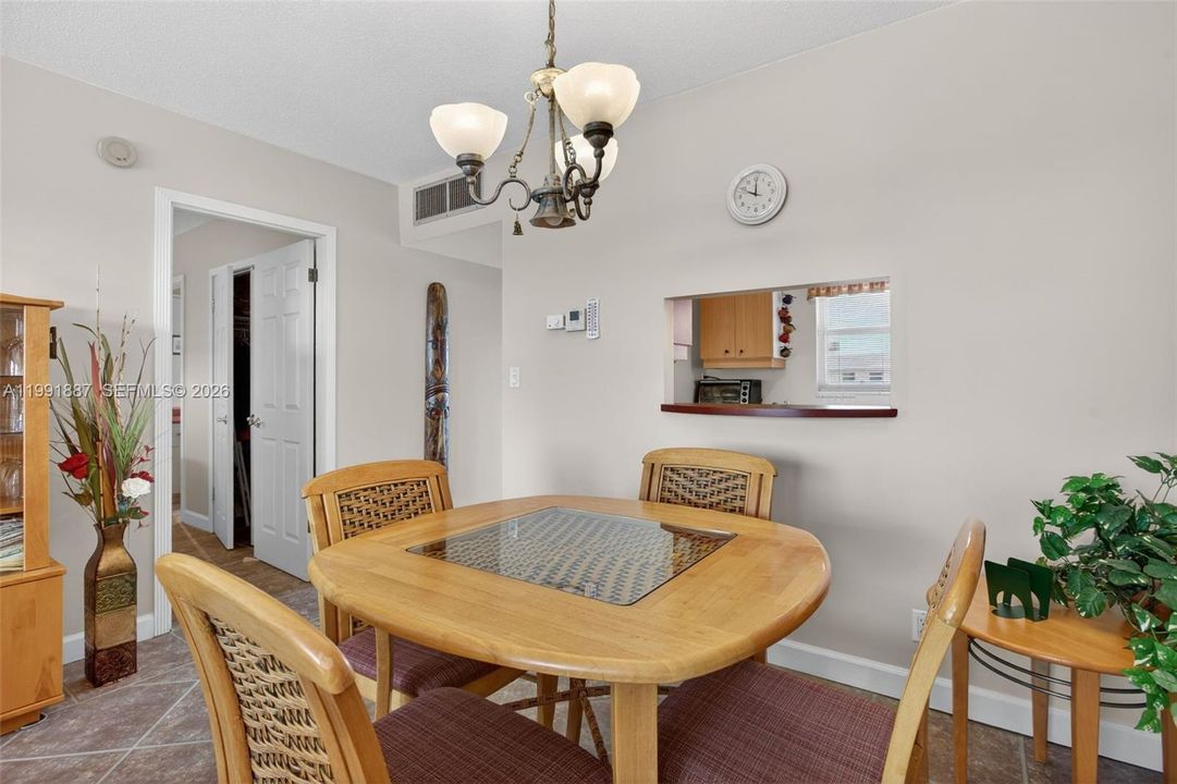 For Sale: $94,000 (1 beds, 1 baths, 700 Square Feet)