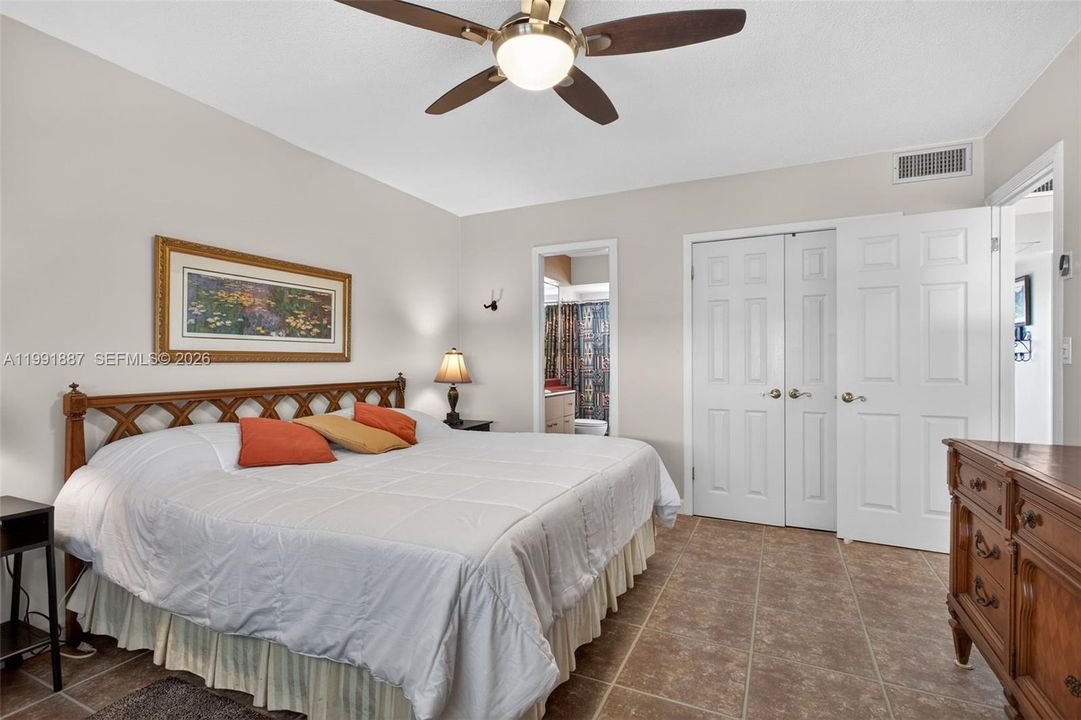 For Sale: $94,000 (1 beds, 1 baths, 700 Square Feet)