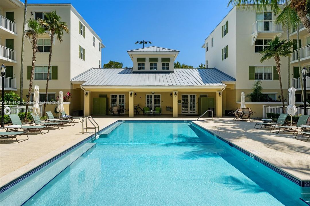 For Sale: $950,000 (4 beds, 2 baths, 1864 Square Feet)