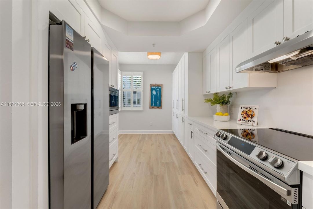 For Sale: $950,000 (4 beds, 2 baths, 1864 Square Feet)