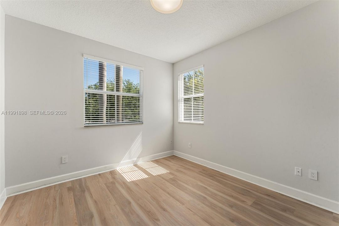 For Sale: $950,000 (4 beds, 2 baths, 1864 Square Feet)