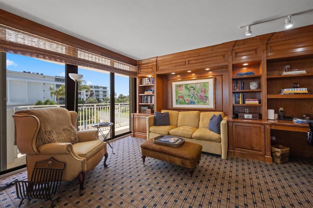 Den/3rd Bedroom
