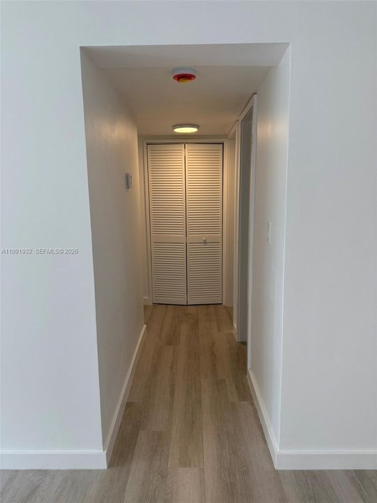 Active With Contract: $2,200 (2 beds, 2 baths, 850 Square Feet)