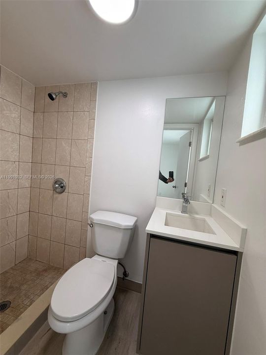 Active With Contract: $2,200 (2 beds, 2 baths, 850 Square Feet)