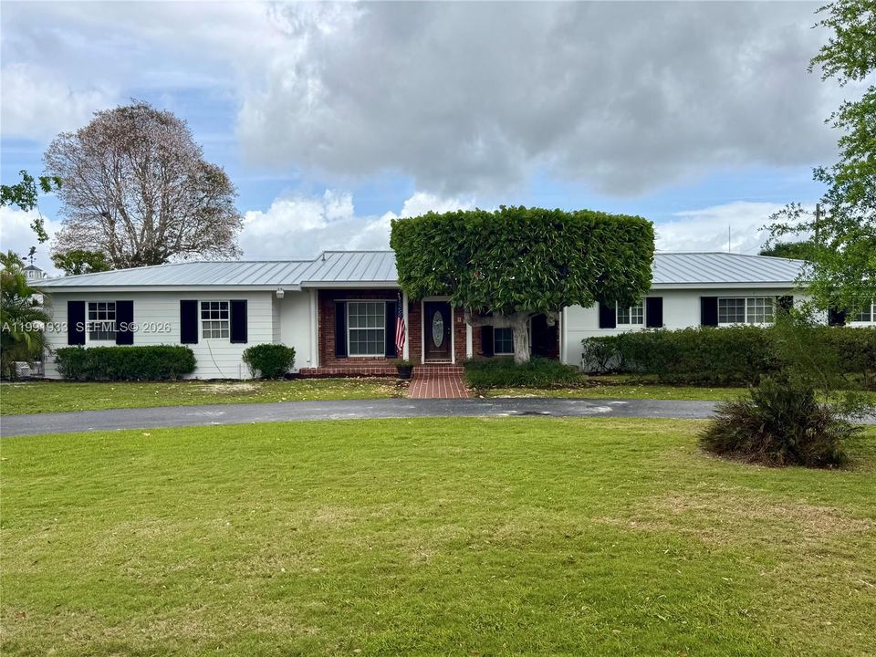 En Venta: $2,195,000 (4 camas, 2 baños, 2980 Pies cuadrados)