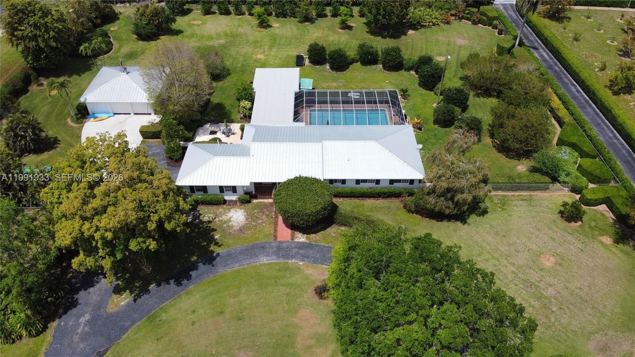 En Venta: $2,195,000 (4 camas, 2 baños, 2980 Pies cuadrados)