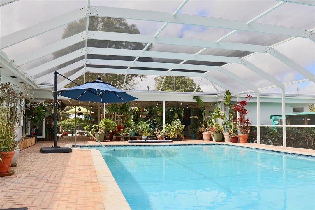 En Venta: $2,195,000 (4 camas, 2 baños, 2980 Pies cuadrados)