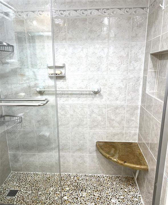 2057 M BATH SEAT CAMBRIDGE C