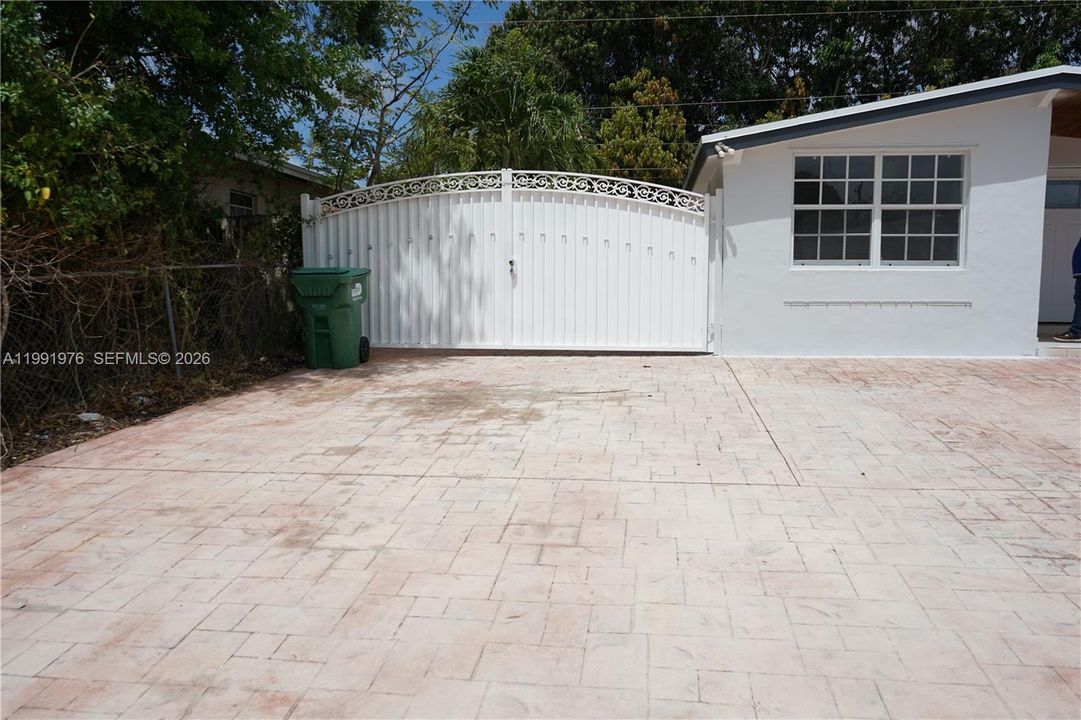 En Renta: $1,450 (1 camas, 1 baños, 1923 Pies cuadrados)