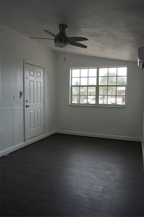 En Renta: $1,450 (1 camas, 1 baños, 1923 Pies cuadrados)