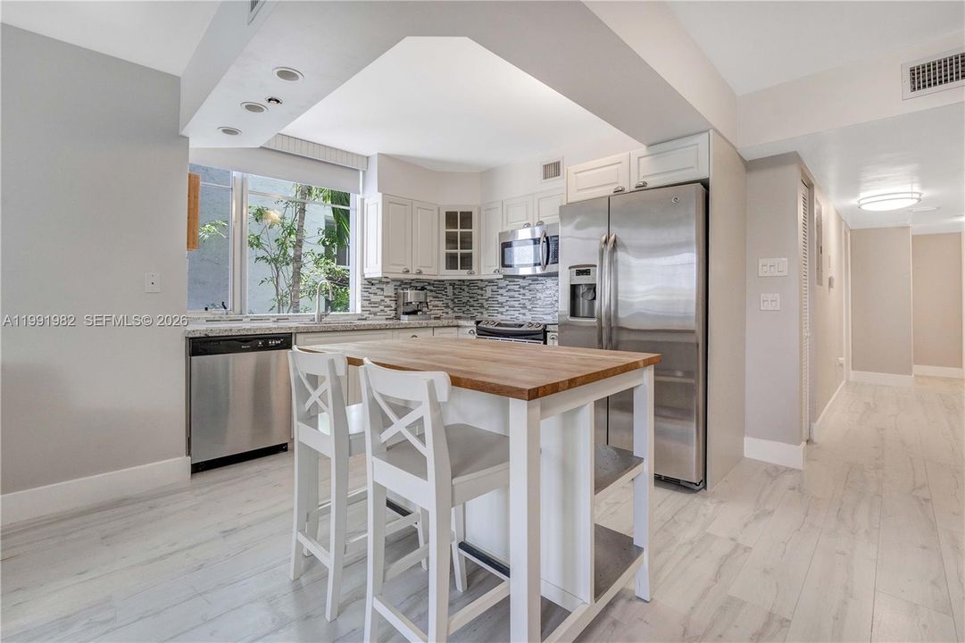 En Venta: $650,000 (2 camas, 2 baños, 1038 Pies cuadrados)