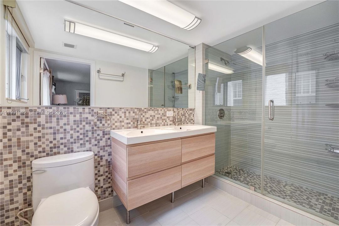 En Venta: $650,000 (2 camas, 2 baños, 1038 Pies cuadrados)