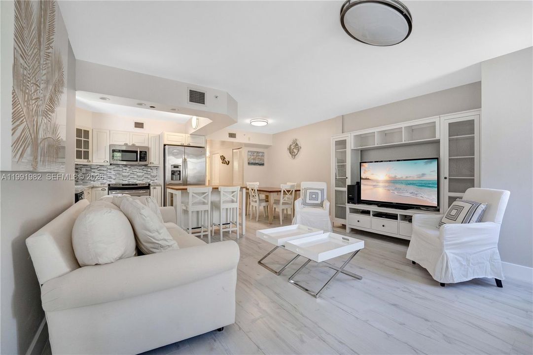 En Venta: $650,000 (2 camas, 2 baños, 1038 Pies cuadrados)