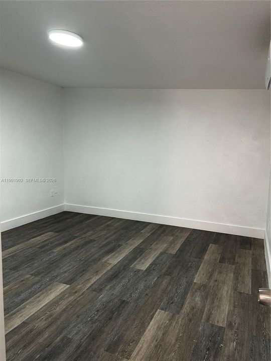 出租: $1,690 (1 贝兹, 1 浴室, 1923 平方英尺)