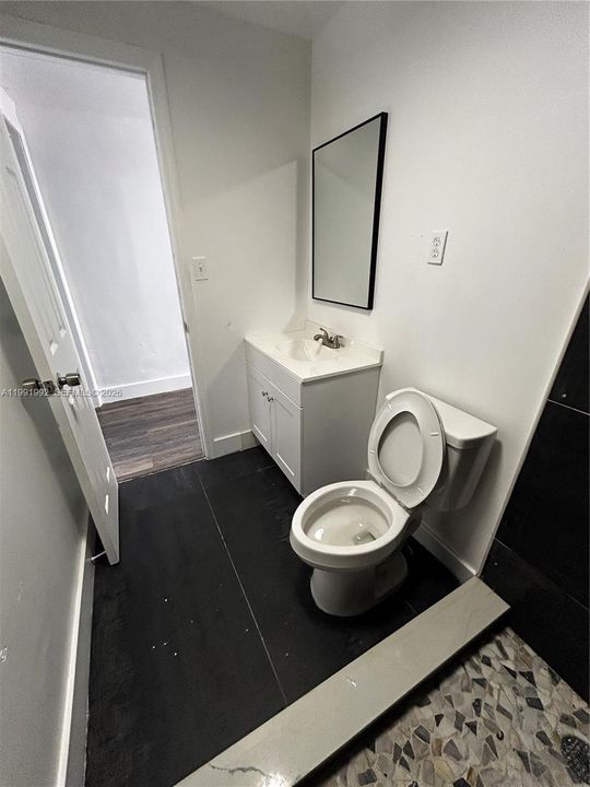 出租: $1,690 (1 贝兹, 1 浴室, 1923 平方英尺)